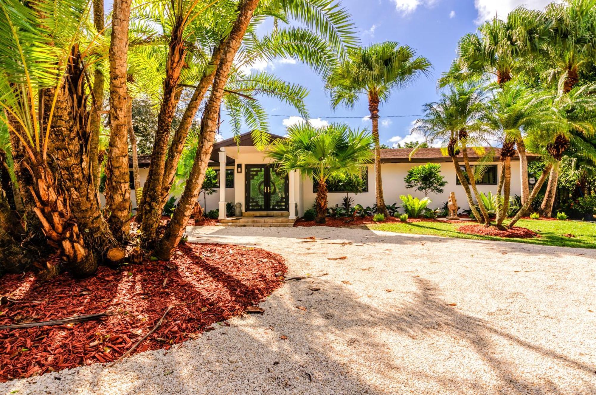 Magical Wonderkoi House In A Japanese Koi Garden Villa Miami Exterior photo