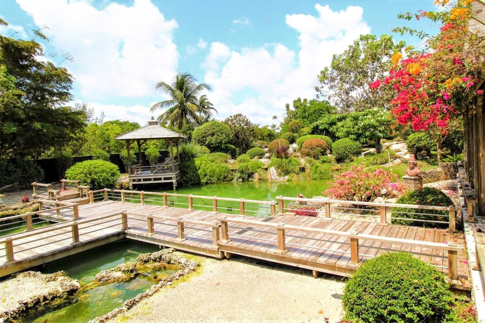 Magical Wonderkoi House In A Japanese Koi Garden Villa Miami Exterior photo